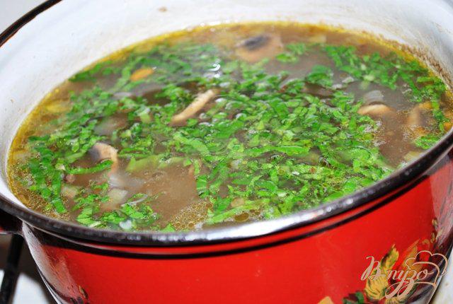 Фото приготовление рецепта: Суп гречневый с грибами шаг №7