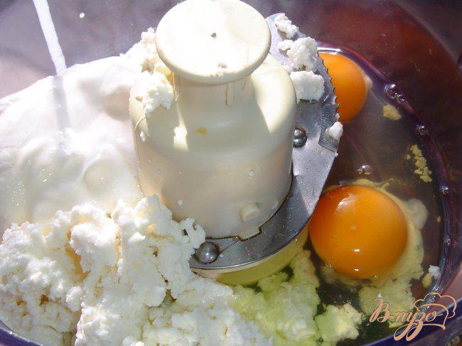 Фото приготовление рецепта: Порционная запеканка с зеленым горошком шаг №1