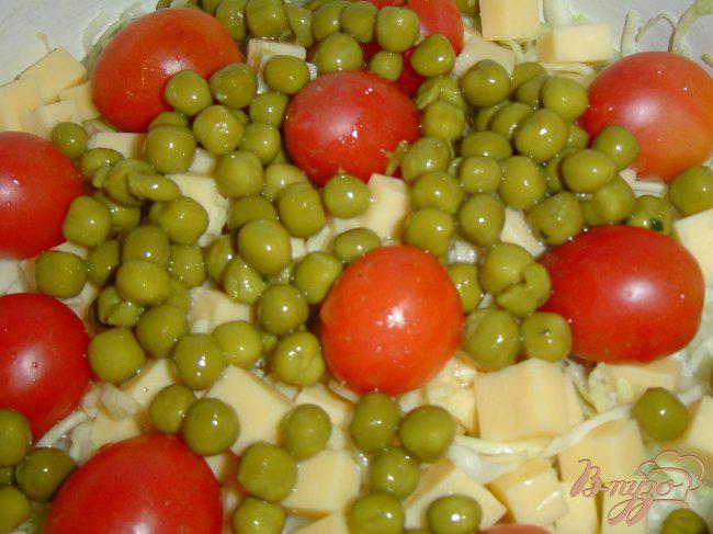 Фото приготовление рецепта: Запеканка с капустой,сыром, зеленым горошком шаг №4