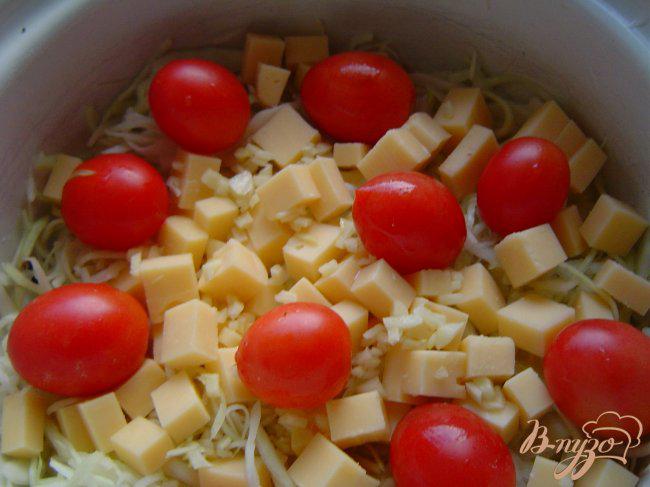 Фото приготовление рецепта: Запеканка с капустой,сыром, зеленым горошком шаг №3
