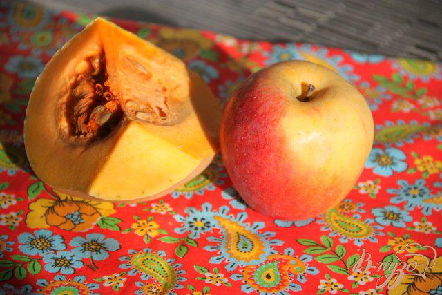 Фото приготовление рецепта: Тыквенно-яблочные оладьи шаг №1