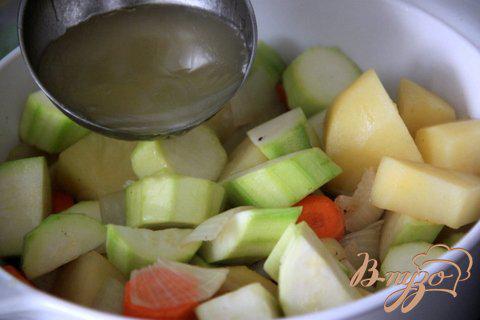 Фото приготовление рецепта: Крем-суп из картофеля и цукини шаг №3