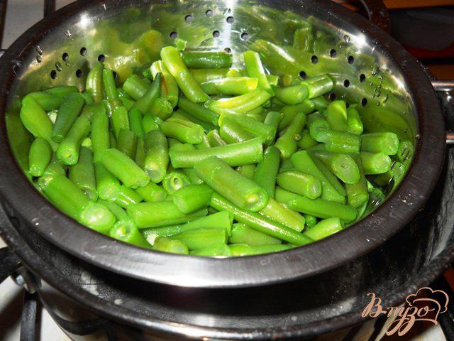 Фото приготовление рецепта: Салат из пекинской капусты с зеленой фасолью и кукурузой шаг №1