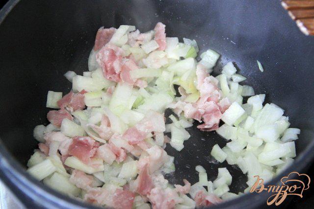 Фото приготовление рецепта: Лапша с курицей и цукини в томатном соусе шаг №1