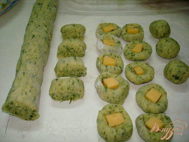 Фото приготовление рецепта: Клёцки с сыром и шпинатом шаг №5