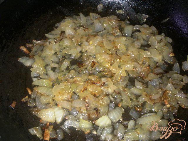 Фото приготовление рецепта: Слоеный печеночный салатик шаг №2