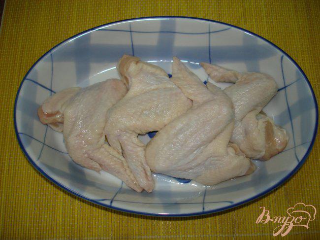 Фото приготовление рецепта: Куриные крылышки в микроволновке. шаг №1