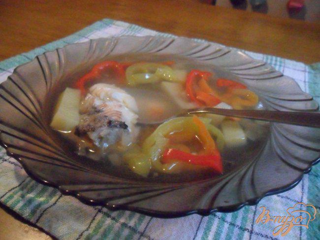 Фото приготовление рецепта: Рыбный суп со сладким перцем шаг №7