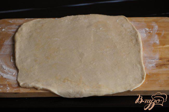 Фото приготовление рецепта: Пирог с форелью и зеленым сыром шаг №1