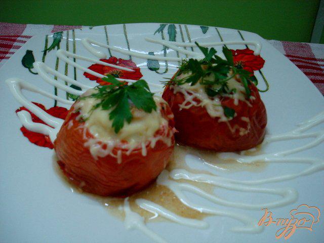 Фото приготовление рецепта: Яичница в помидорах шаг №4