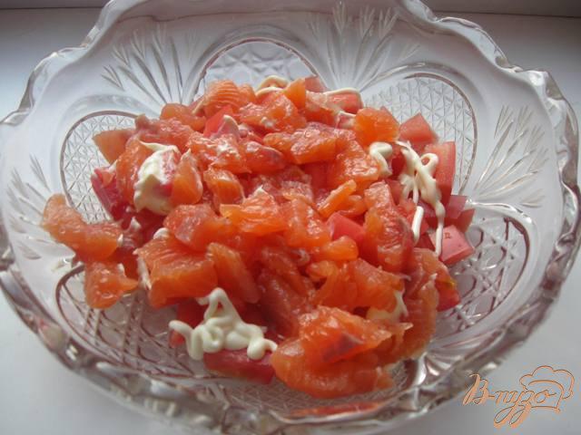 Фото приготовление рецепта: Салат с малосольной семгой  «Натали» шаг №3