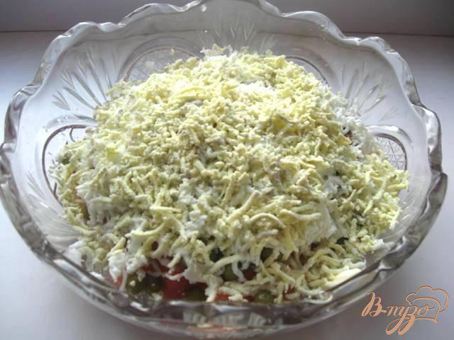 Фото приготовление рецепта: Салат с малосольной семгой  «Натали» шаг №7