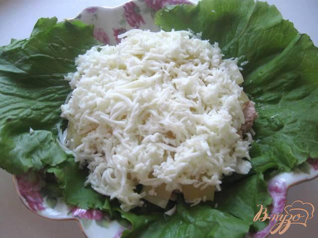 Фото приготовление рецепта: Салат из индейки с ананасами шаг №4