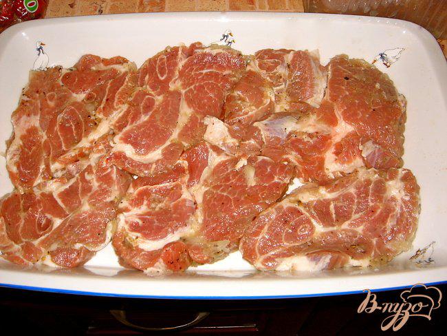 Фото приготовление рецепта: Мясо под шубой шаг №4