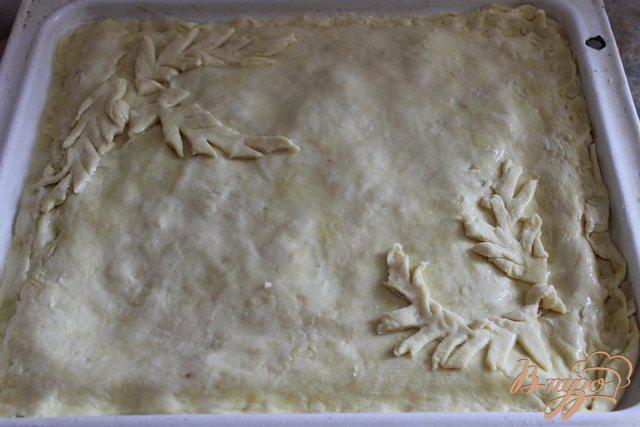 Фото приготовление рецепта: Луковый пирог «Чиполлино» шаг №9