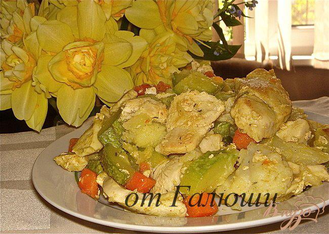 Фото приготовление рецепта: Куриная грудка с овощами шаг №4