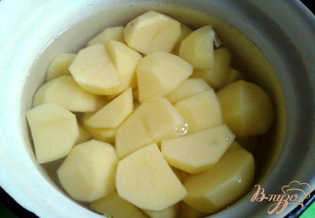 Фото приготовление рецепта: Ароматный картофель шаг №3