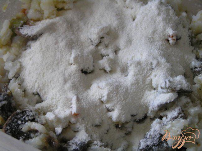 Фото приготовление рецепта: Рисовые котлеты с грибами шаг №2