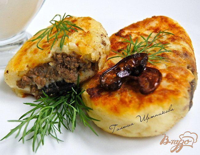 Фото приготовление рецепта: Картофельные зразы с грибами и говядиной шаг №8