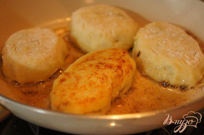 Фото приготовление рецепта: Картофельные зразы с грибами и говядиной шаг №7