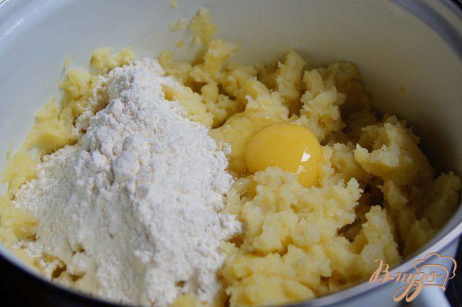 Фото приготовление рецепта: Картофельные зразы с грибами и говядиной шаг №2