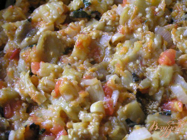 Фото приготовление рецепта: Фаршированные овощные баклажаны с базиликом шаг №8