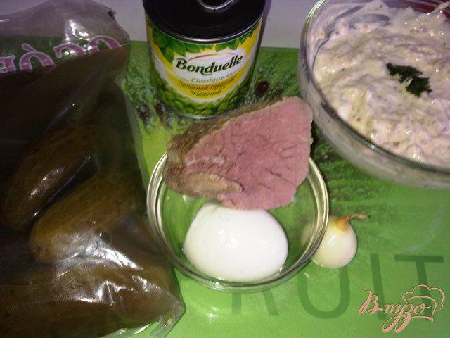 Фото приготовление рецепта: Салат мясной с соусом «Универсальный» шаг №1