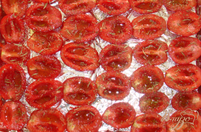 Фото приготовление рецепта: Помидоры вяленые, в оливковом масле шаг №3