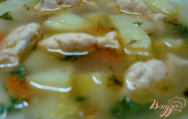 Фото приготовление рецепта: Суп с рыбными фрикадельками  (бюджетный) шаг №5