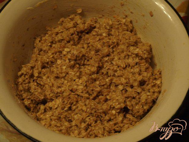 Фото приготовление рецепта: Овсяно-ореховое печенье шаг №2