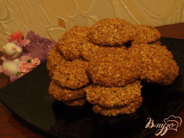 Фото приготовление рецепта: Овсяно-ореховое печенье шаг №4