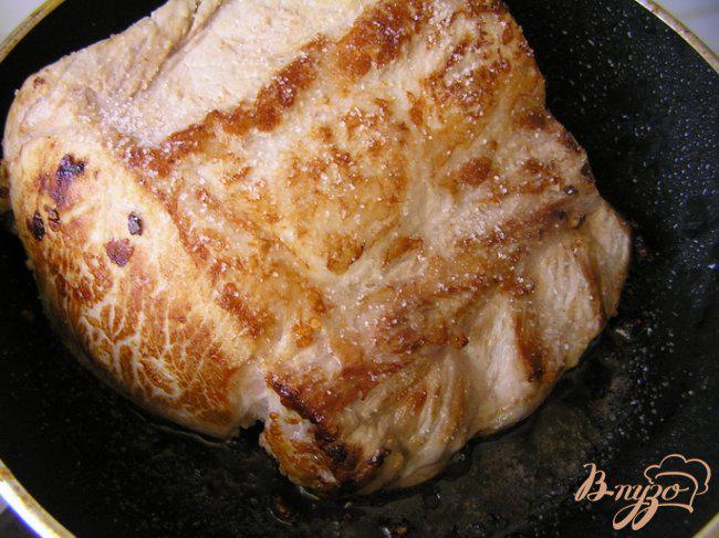 Фото приготовление рецепта: Свинина с чесноком и орегано шаг №2