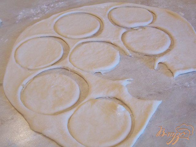 Фото приготовление рецепта: Пирожки на сметанном тесте шаг №2