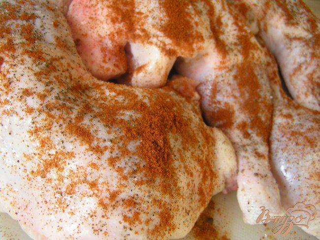 Фото приготовление рецепта: Курица с паприкой и базиликом шаг №1