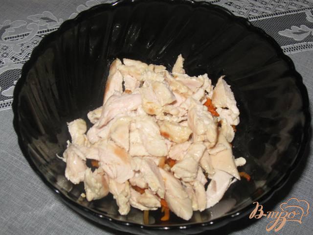 Фото приготовление рецепта: Теплый салат с куриной грудкой и тыквой «Глория» шаг №5