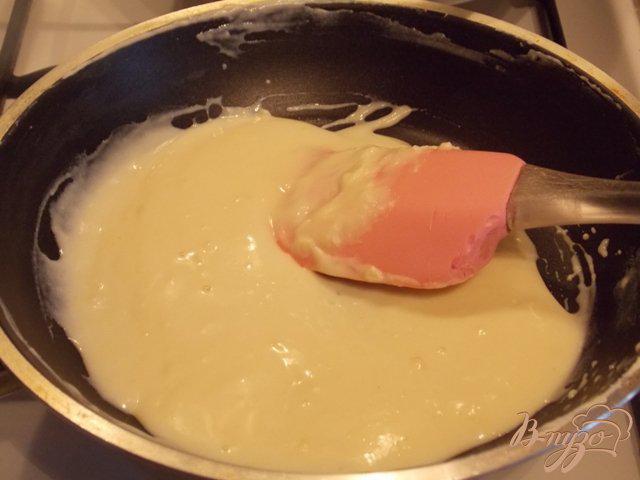 Фото приготовление рецепта: Мясные кексы в сливочно-горчичном соусе шаг №4