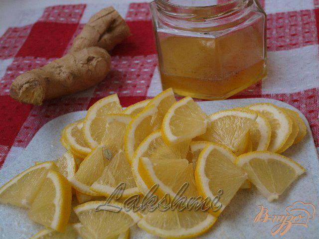 Фото приготовление рецепта: Лимон с имбирём и мёдом шаг №1