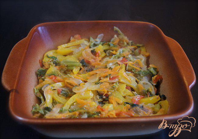 Фото приготовление рецепта: Филе пангасиуса на овощной подложке шаг №3