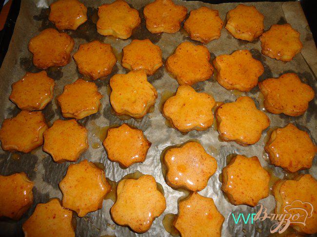 Фото приготовление рецепта: Печенье творожное с помадкой из хурмы шаг №6