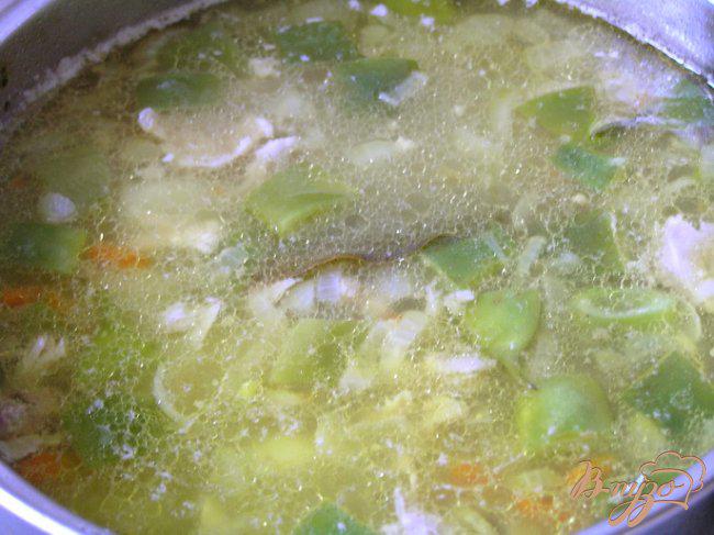 Фото приготовление рецепта: Куриный суп с лоби шаг №6