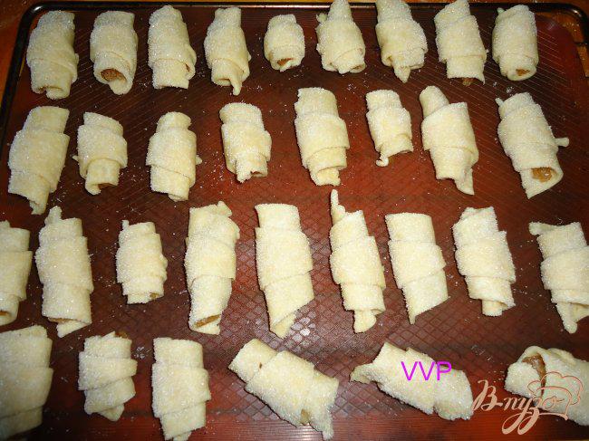 Фото приготовление рецепта: Крошки-рогалики с яблочным джемом шаг №3