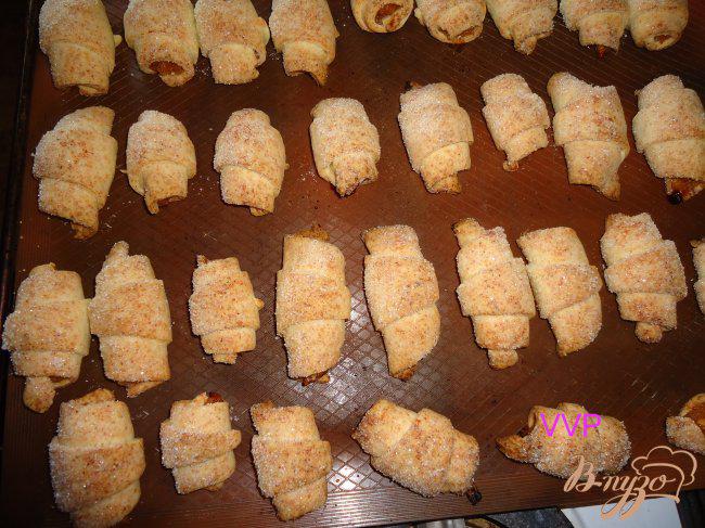 Фото приготовление рецепта: Крошки-рогалики с яблочным джемом шаг №4