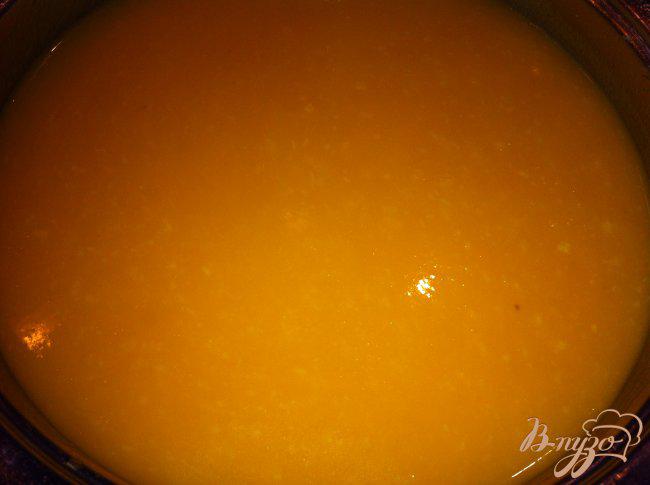 Фото приготовление рецепта: Тыквенный крем-суп с сухариками шаг №6