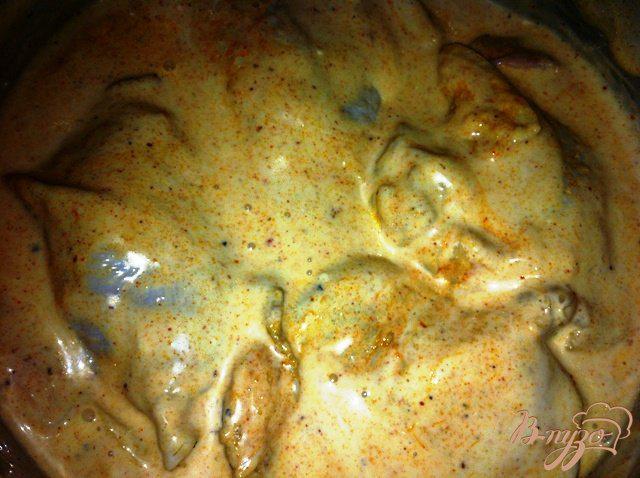 Фото приготовление рецепта: Куриные бедрышки в маринаде из йогурта шаг №2