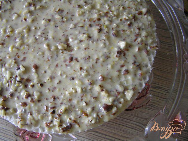 Фото приготовление рецепта: Шоколадно-лимонный вафельный торт с миндалем шаг №6