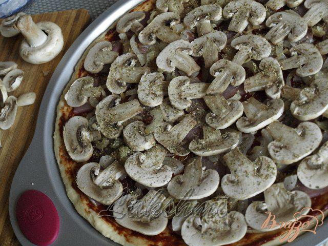 Фото приготовление рецепта: Пицца  «Регина» шаг №3