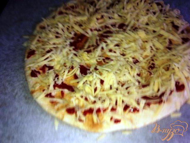 Фото приготовление рецепта: Пицца для любимых шаг №4