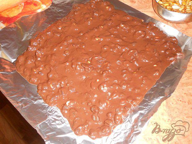 Фото приготовление рецепта: Шоколадный торт с хурмой шаг №5