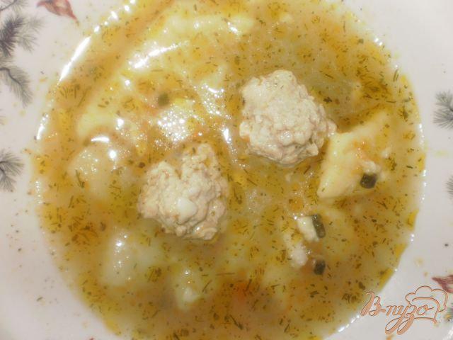 Фото приготовление рецепта: Сырный суп с клецками шаг №10
