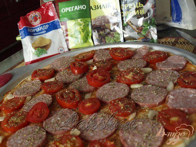 Фото приготовление рецепта: Пицца «Неаполитана» шаг №4